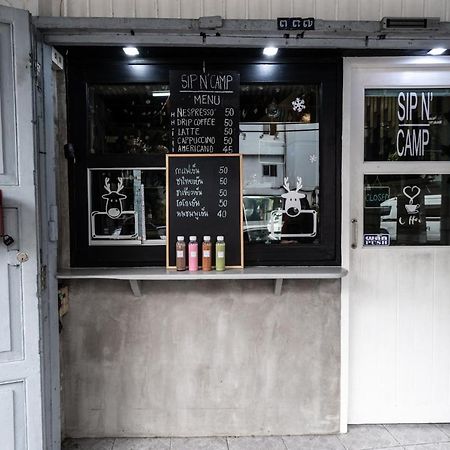 Хостел Sip N' Camp Бангкок Екстер'єр фото